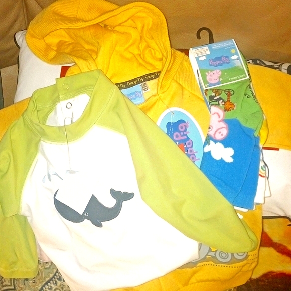 NWT-PRIMARK-PEPPA.PIG SWEATSHIRT-SOCKS & GYMBOREE SWIM.SHIRT UNISEX - Picture 1 of 10